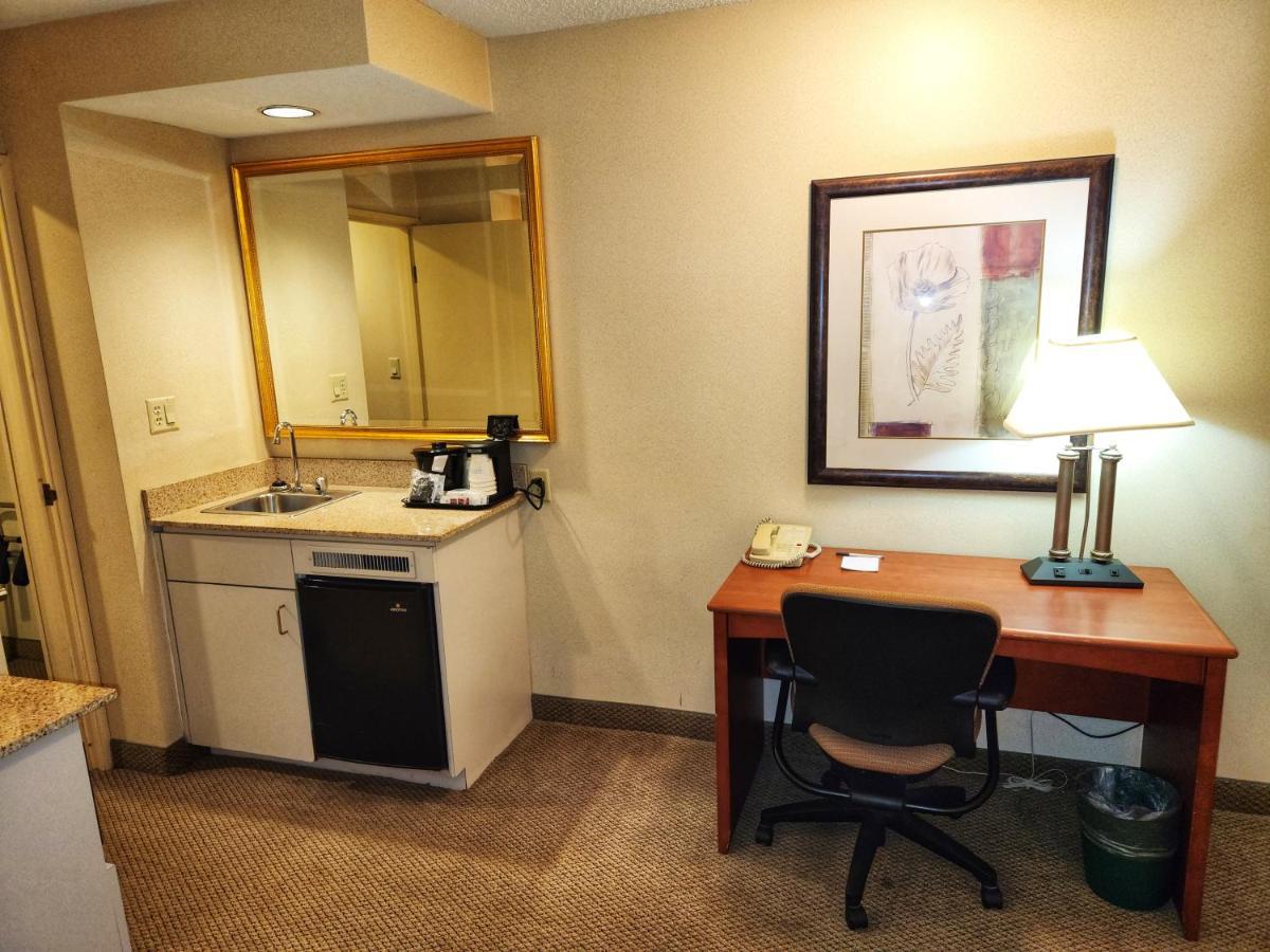 La Quinta By Wyndham Appleton College Avenue Hotel Екстериор снимка
