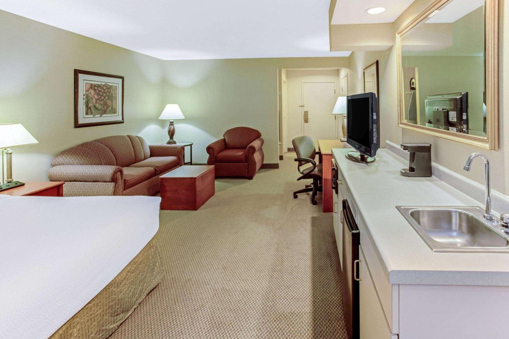 La Quinta By Wyndham Appleton College Avenue Hotel Екстериор снимка